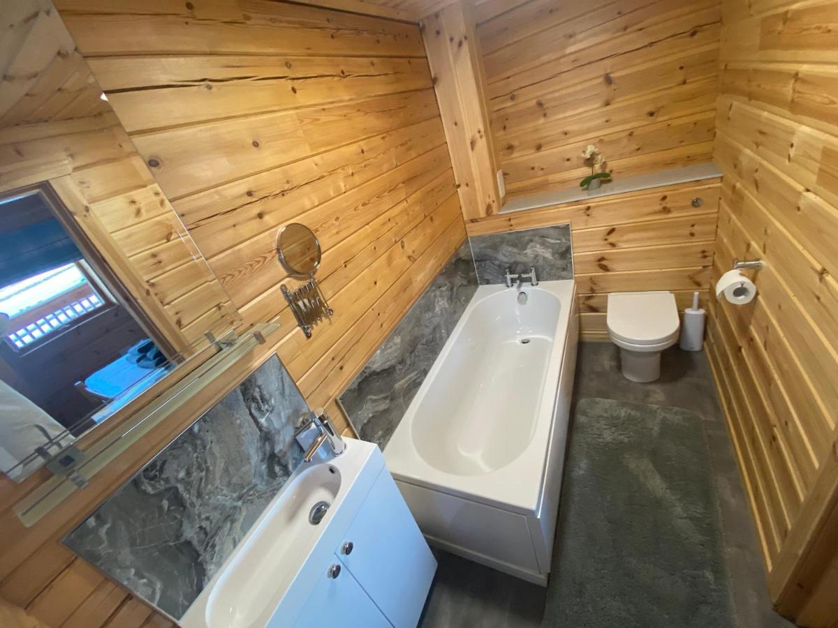 Pine Lodge Gorebridge Exteriör bild